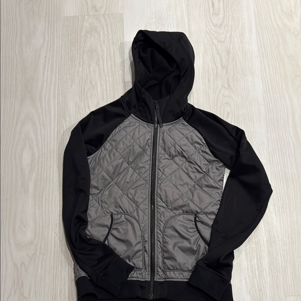 The North Face Black and Gray Puffer Jacket with Quilted Design